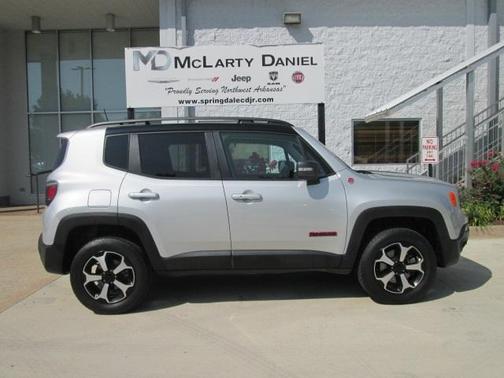 Photo 2 of 30 of 2019 Jeep Renegade Trailhawk