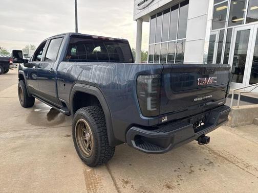 2022 GMC Sierra 2500 AT4