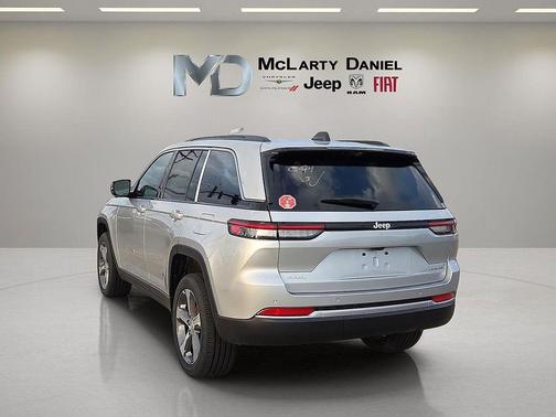 Silver Zynith 2026 Jeep Grand Cherokee Limited