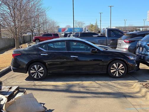 2021 Nissan Altima 2.5 SV