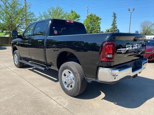 2025 RAM 2500 Tradesman Crew Cab 4x4 6'4' Box