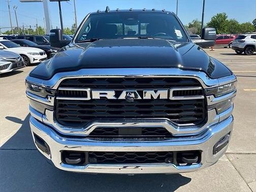 2025 RAM 2500 Tradesman Crew Cab 4x4 6'4' Box