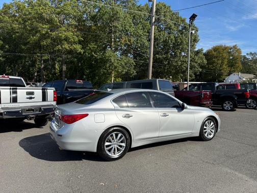 2015 INFINITI Q50 Premium