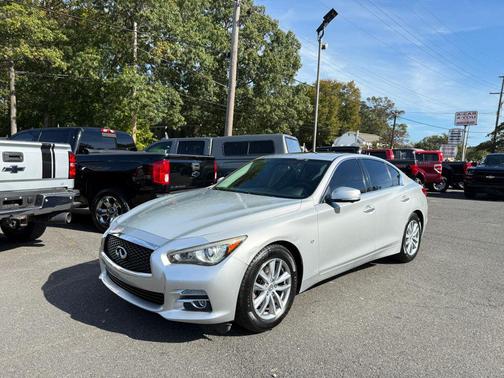 2015 INFINITI Q50 Premium