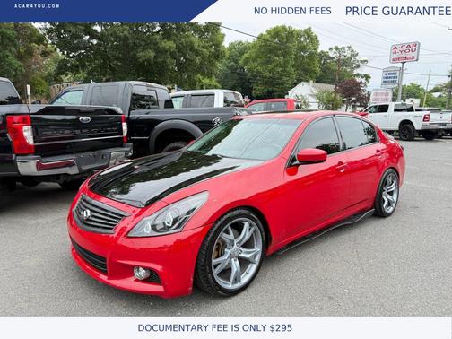 Red 2013 INFINITI G37x Base