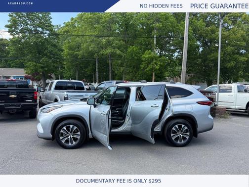 Silver 2022 Toyota Highlander XLE