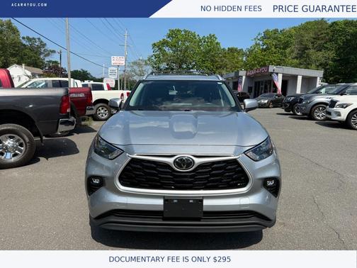 Silver 2022 Toyota Highlander XLE