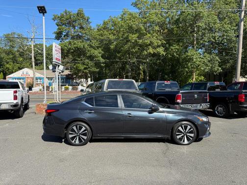 2021 Nissan Altima 2.5 SV