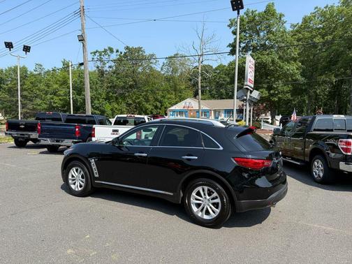 2017 INFINITI QX70 Base