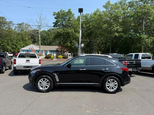 2017 INFINITI QX70 Base