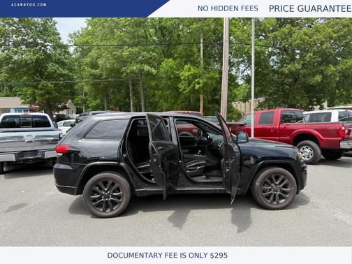 Black 2019 Jeep Grand Cherokee Altitude