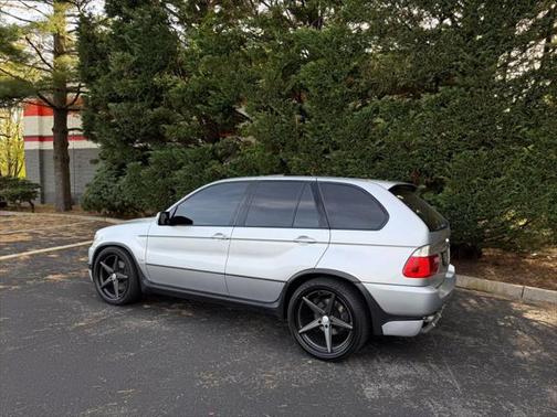 2004 BMW X5 4.8is