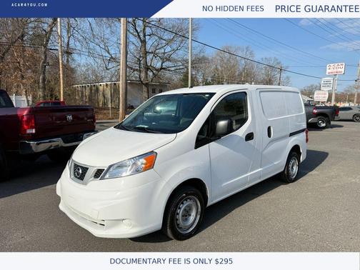 2018 Nissan NV200 S Van 4D