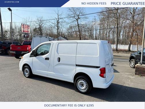 2018 Nissan NV200 S Van 4D