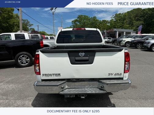 White 2018 Nissan Frontier SV