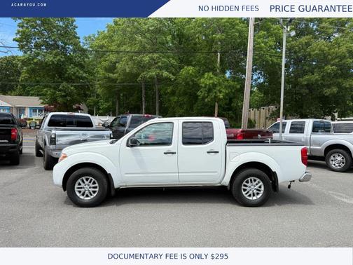 White 2018 Nissan Frontier SV