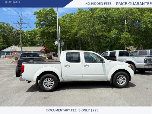 White 2018 Nissan Frontier SV