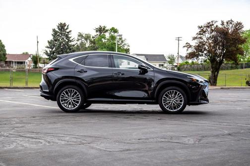 Caviar 2023 Lexus NX 350h Luxury