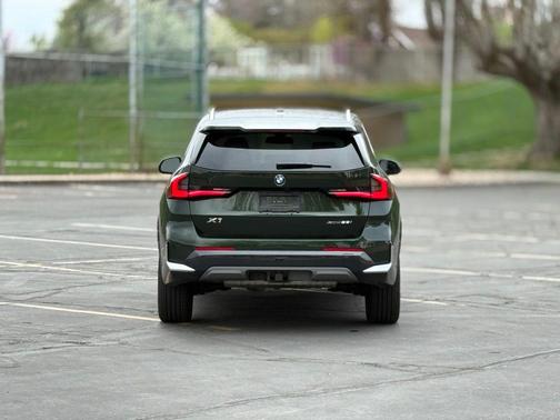 San Remo Green Metallic 2023 BMW X1 xDrive28i