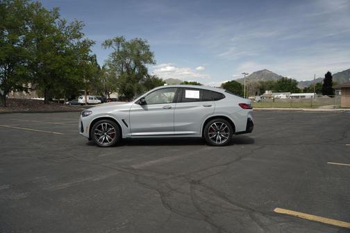 Brooklyn Grey Metallic 2023 BMW X4 M40i