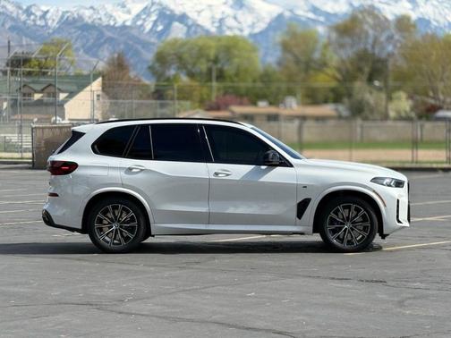 Mineral White Metallic 2026 BMW X5 M60i