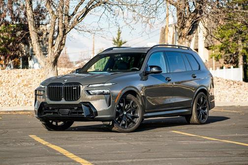 2025 BMW X7 M60i
