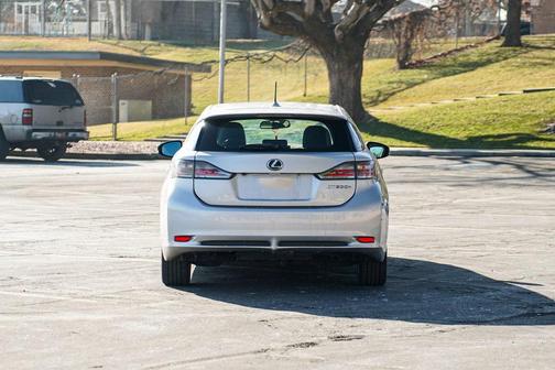 2011 Lexus CT 200h Base