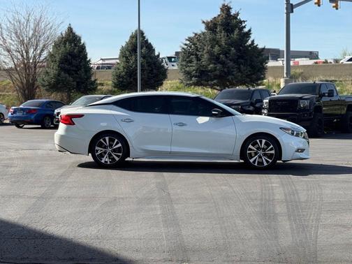 Pearl White 2017 Nissan Maxima 3.5 Platinum