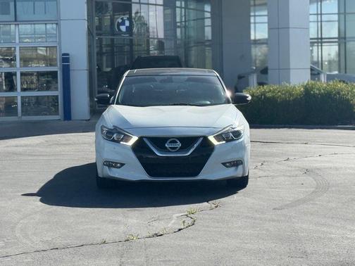 Pearl White 2017 Nissan Maxima 3.5 Platinum