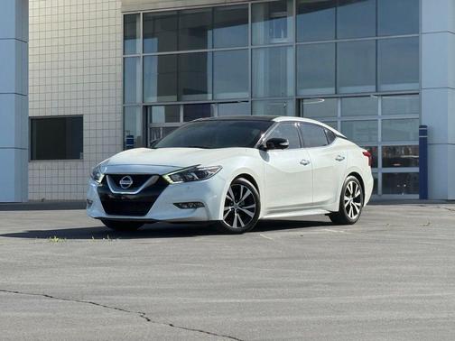 Pearl White 2017 Nissan Maxima 3.5 Platinum