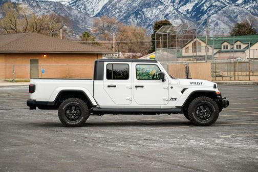2025 Jeep Gladiator Willys