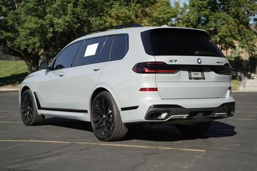 Brooklyn Grey Metallic 2024 BMW X7 xDrive40i