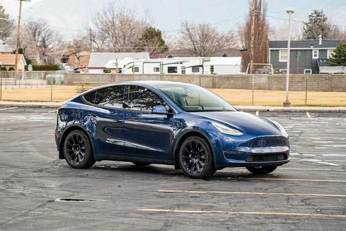 2023 Tesla Model Y Long Range Dual Motor All-Wheel Drive