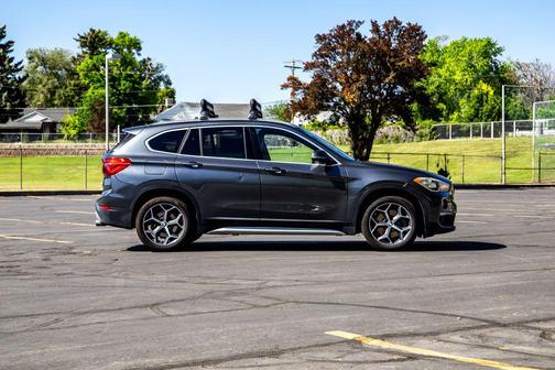 Mineral Gray Metallic 2018 BMW X1 sDrive28i