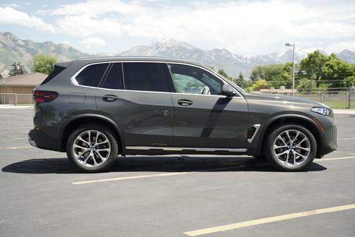 Dravit Grey Metallic 2024 BMW X5 xDrive40i