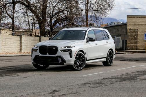 2026 BMW X7 M60i