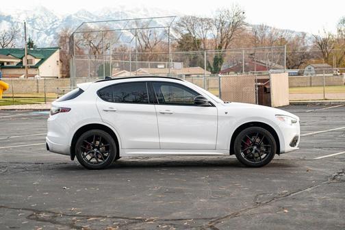 2021 Alfa Romeo Stelvio Ti Sport