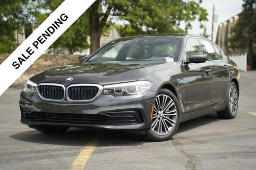 Dark Graphite Metallic 2019 BMW 530e xDrive iPerformance