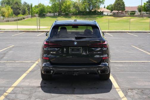 Black Sapphire Metallic 2026 BMW X5 PHEV xDrive50e