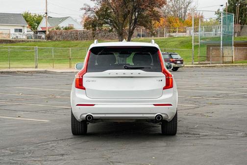 2018 Volvo XC90 T5 Momentum