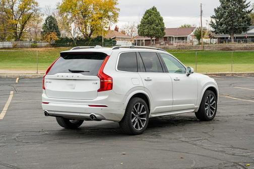 2018 Volvo XC90 T5 Momentum