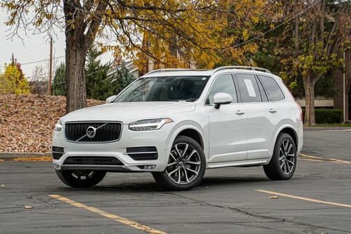 2018 Volvo XC90 T5 Momentum