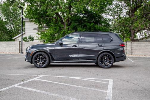 Dravit Grey Metallic 2026 BMW X7 xDrive40i