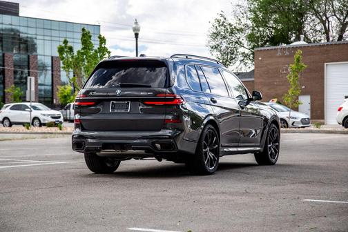 Dravit Grey Metallic 2026 BMW X7 xDrive40i