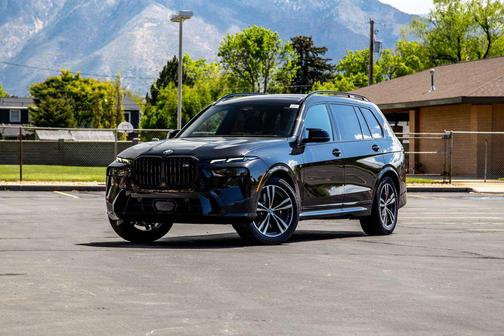 Black Sapphire Metallic 2026 BMW X7 M60i