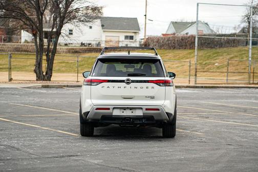 2022 Nissan Pathfinder Platinum 4WD