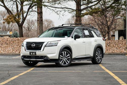 2022 Nissan Pathfinder Platinum 4WD