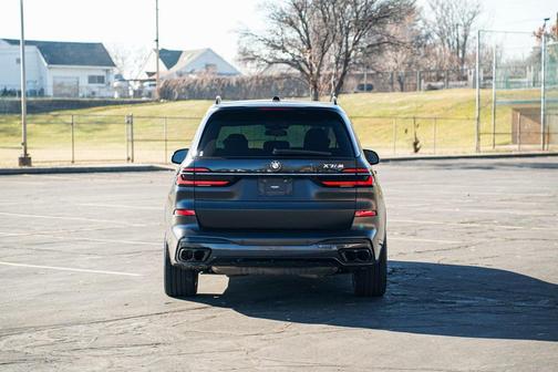 2023 BMW X7 M60i