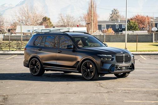 2023 BMW X7 M60i