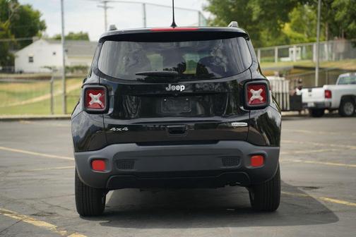 Black 2018 Jeep Renegade Latitude